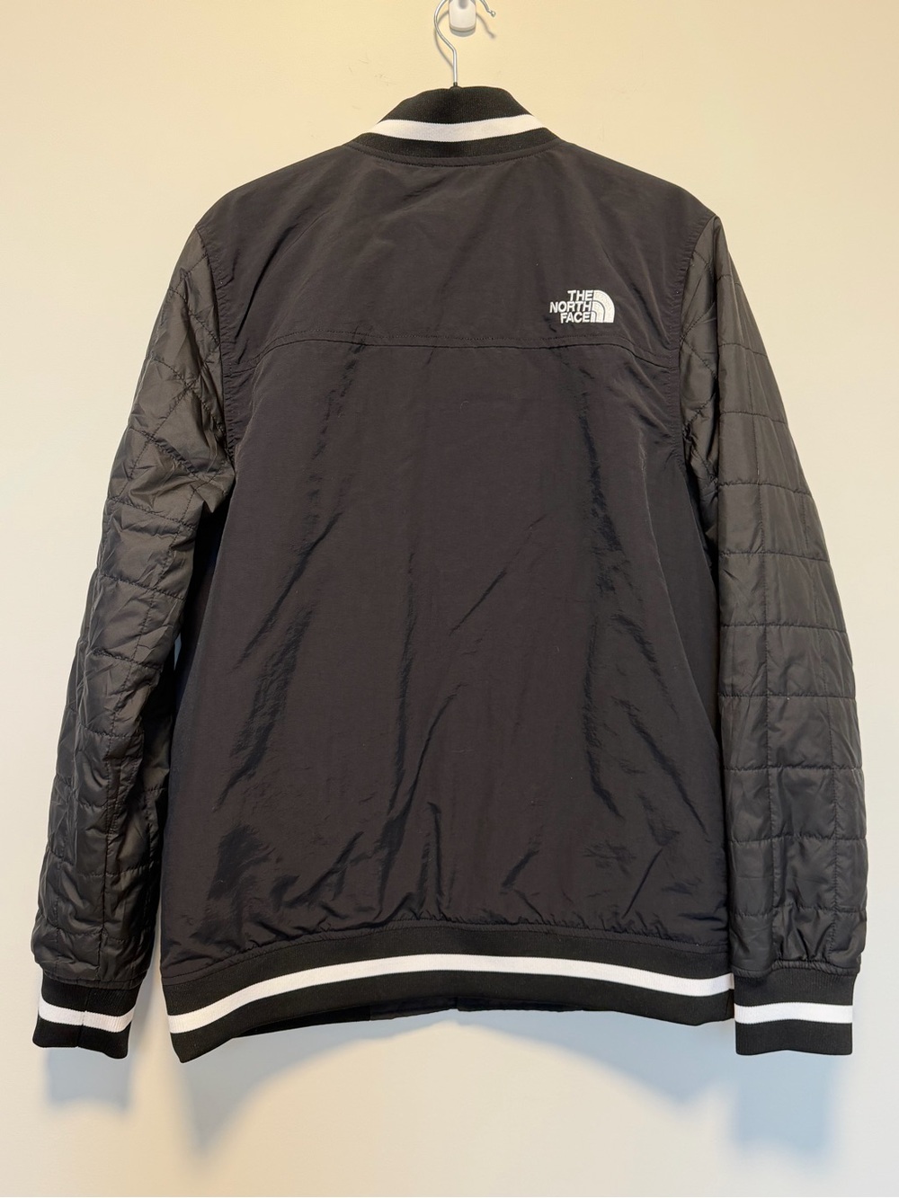 The North Face Men’s Black Quilted Bomber Jacket - Picture 2 of 8